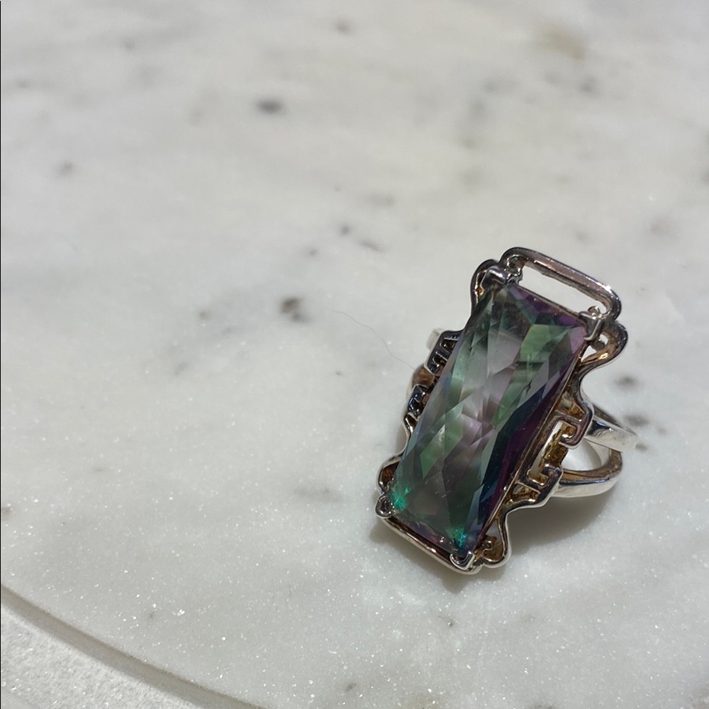 Elegant Sterling Silver and Iridescent Stone Ring - Picture 9 of 11